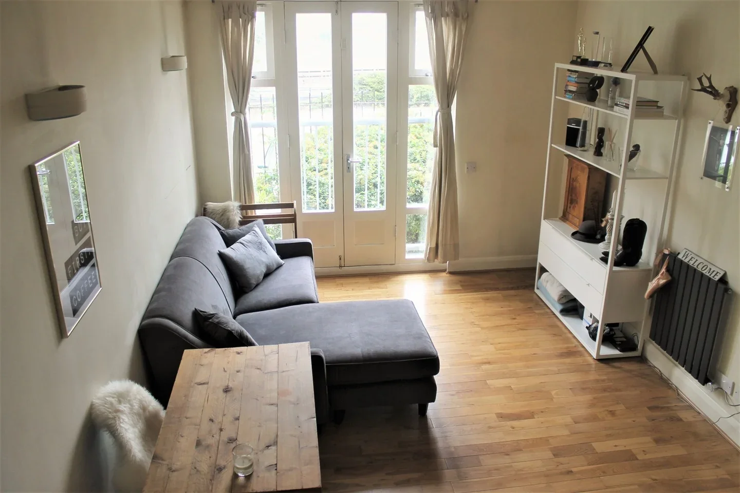 Flat Wick Lane in Greater London