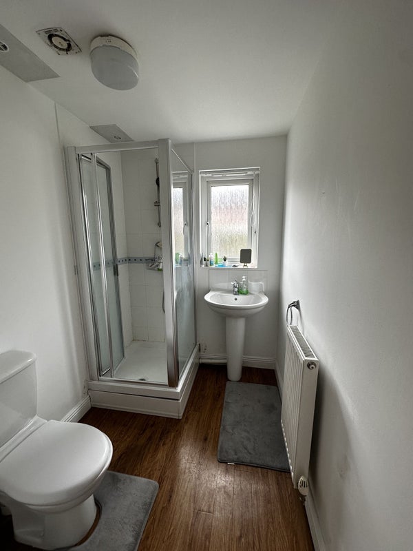 Room Lychgate Close in Stoke-on-Trent