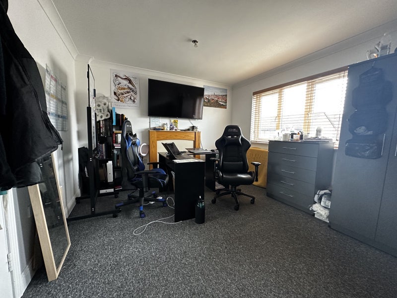 Room Lychgate Close in Stoke-on-Trent