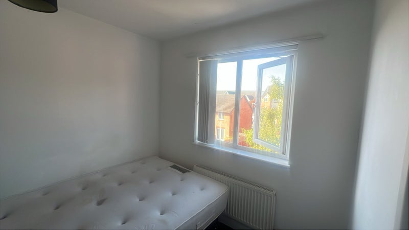 Room Lychgate Close in Stoke-on-Trent