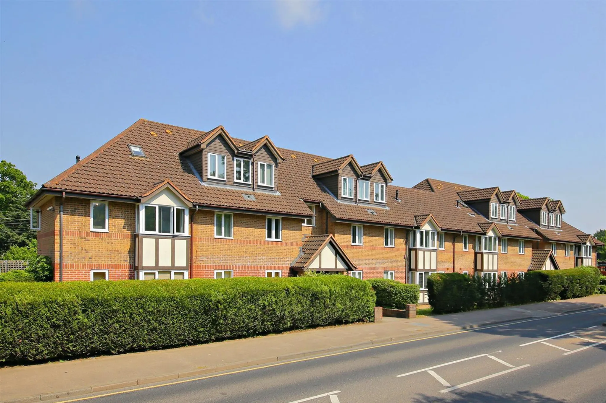 Flat Watling Street in Hertsmere