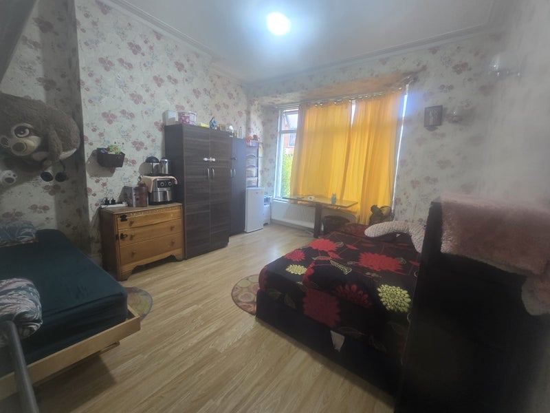Room Southend Road in Greater London