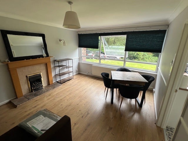 Flat Gledhow Court in Leeds