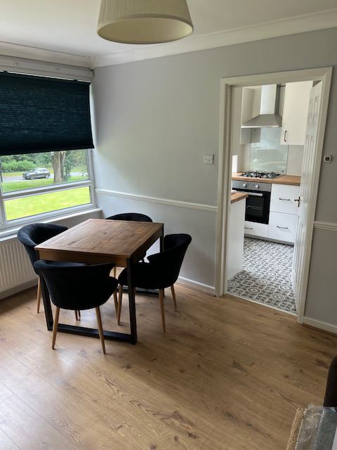 Flat Gledhow Court in Leeds