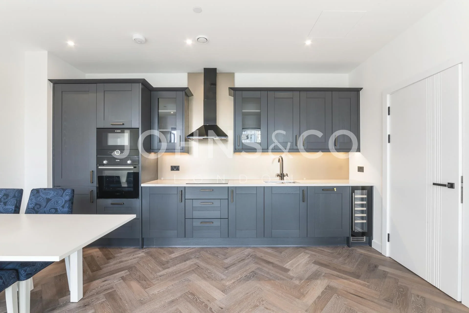 Flat Merino Gardens in Greater London