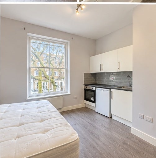 Flat Ladbroke Grove in Greater London