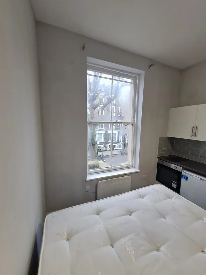 Flat Ladbroke Grove in Greater London