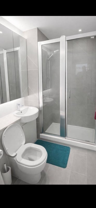 Room Mirabelle Gardens in Greater London