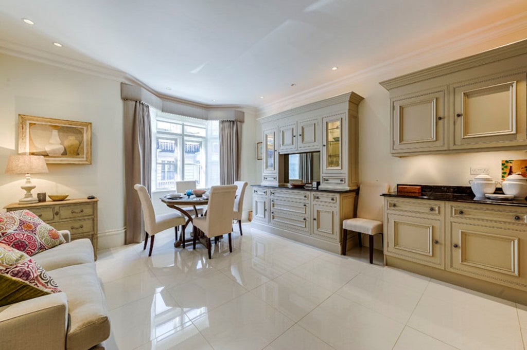 Flat Fulham Road in Greater London