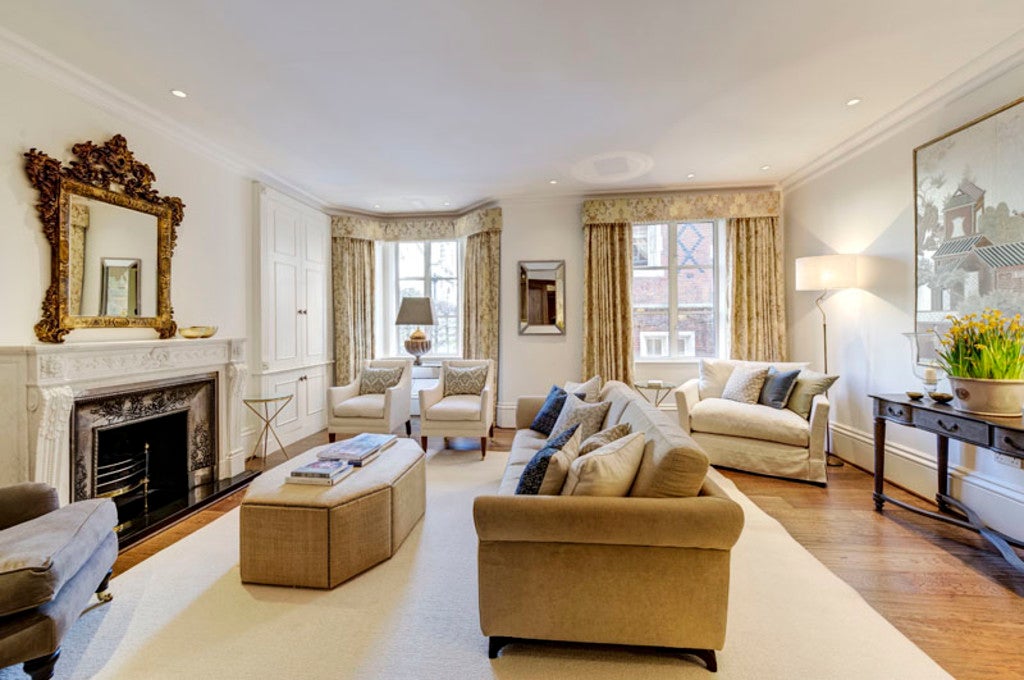 Flat Fulham Road in Greater London