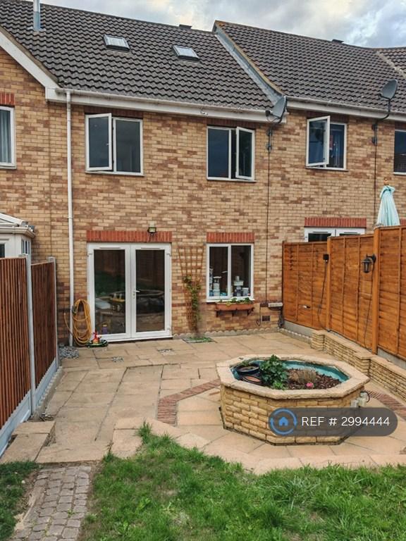 House Maunder Close in Grays
