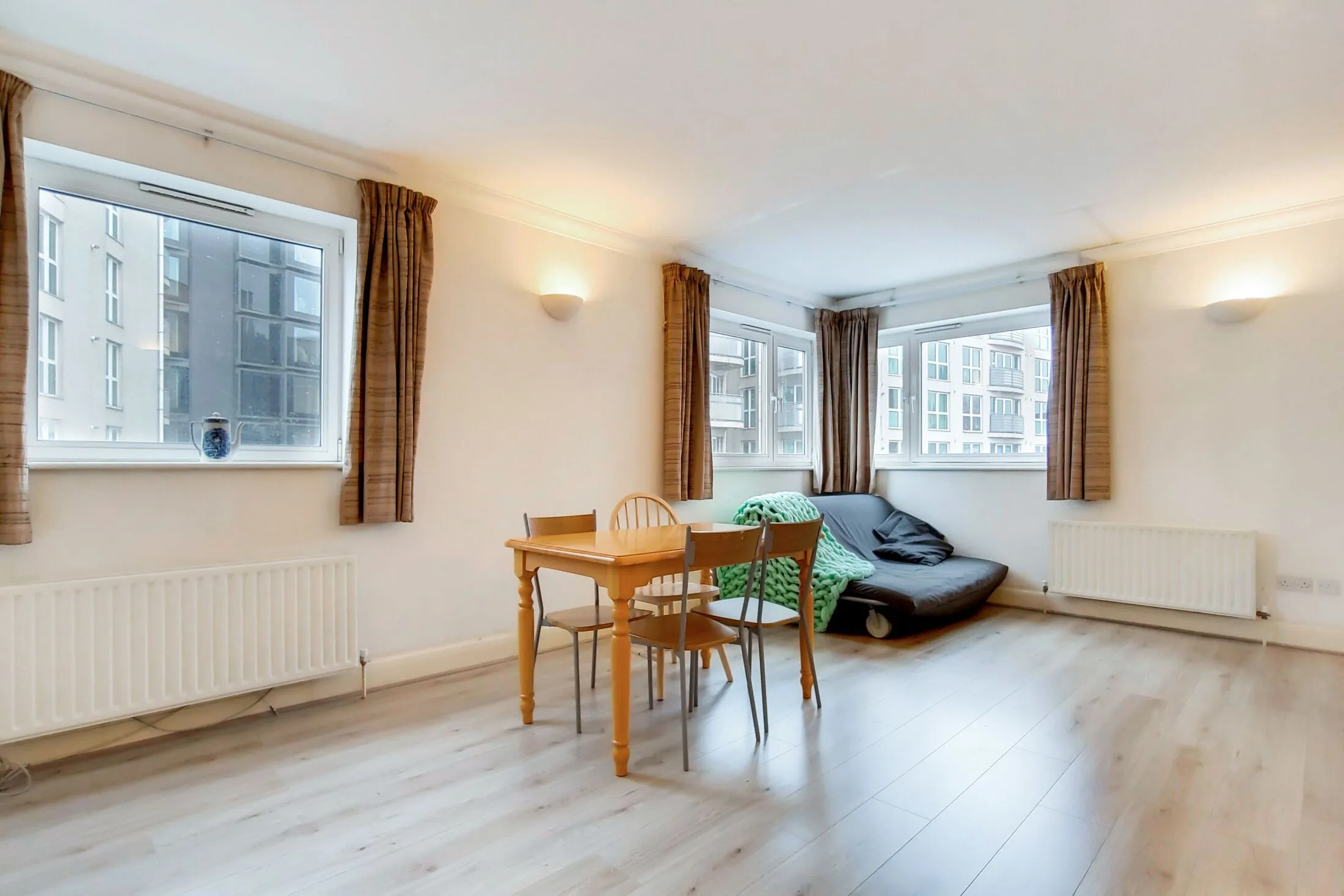 Flat Moreland Street in Greater London
