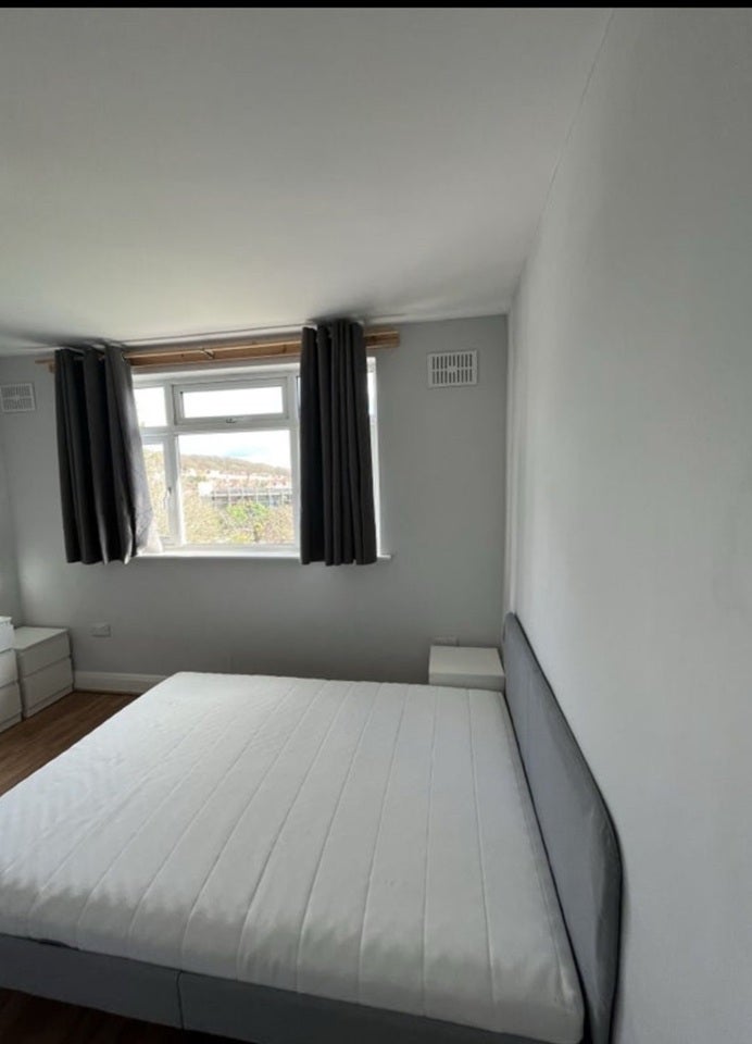 Room Allenswood Road in Greater London