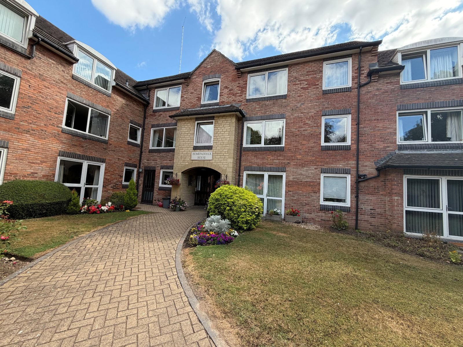 Flat Deighton Road in Leeds