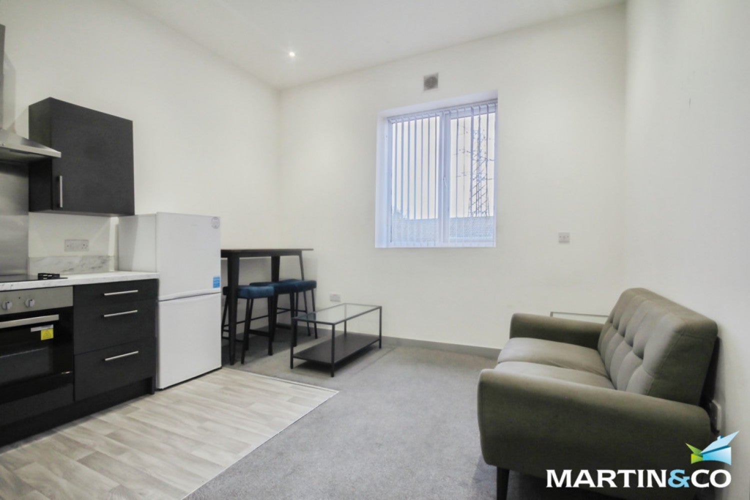 Flat Dudley Road in Brierley Hill