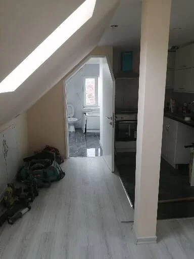 Flat Ockley Road in Greater London
