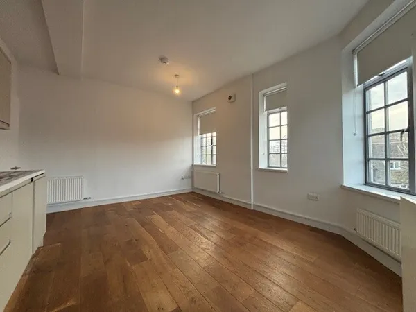 Flat East Street in Tonbridge and Malling