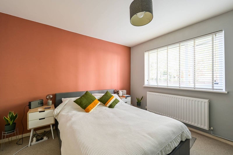 Flat William Guy Gardens in Greater London