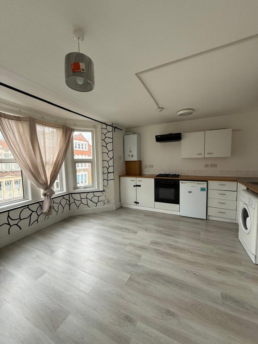 Flat George Lane in Greater London