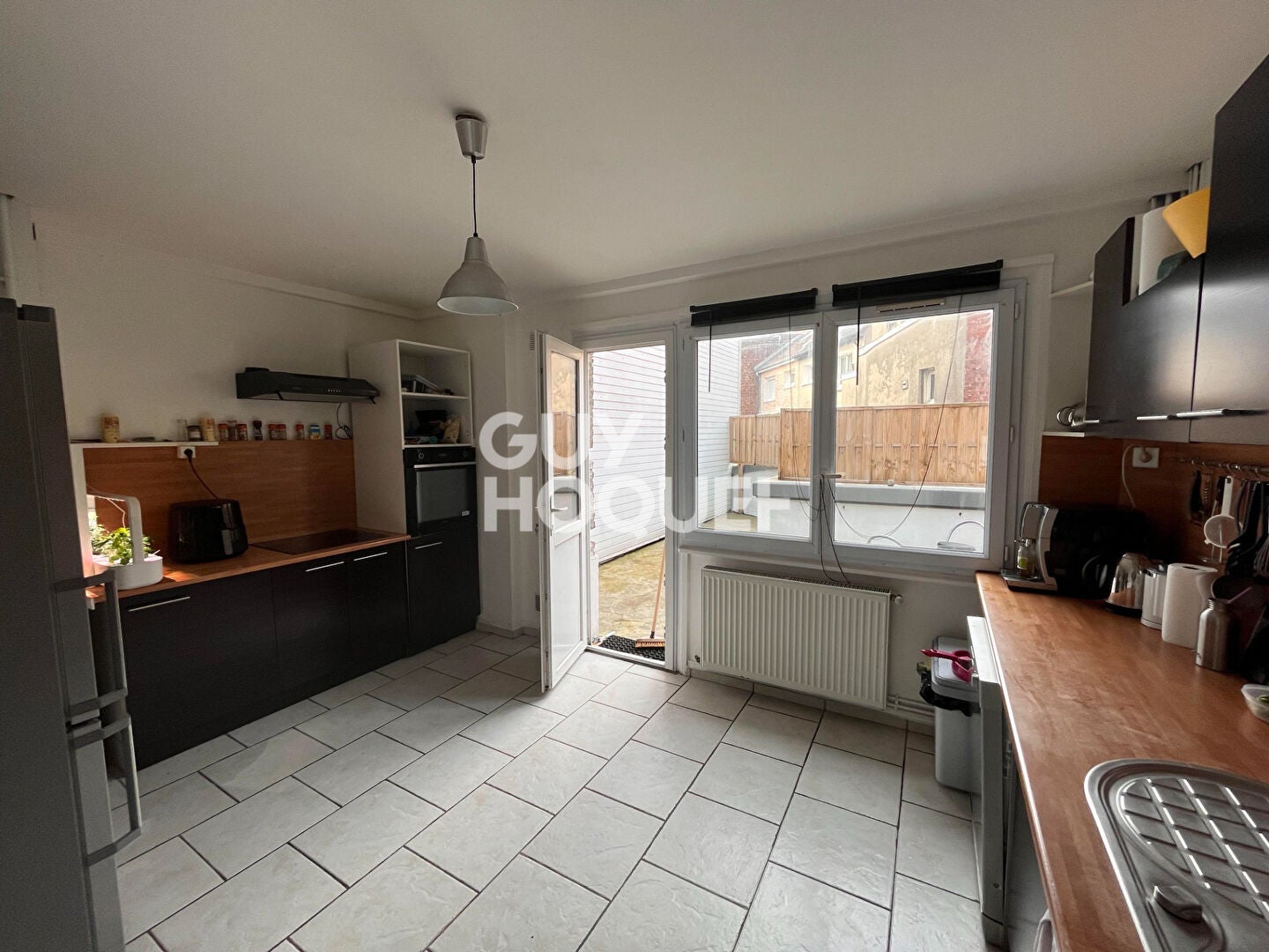 Flat Place d'Angleterre in Calais