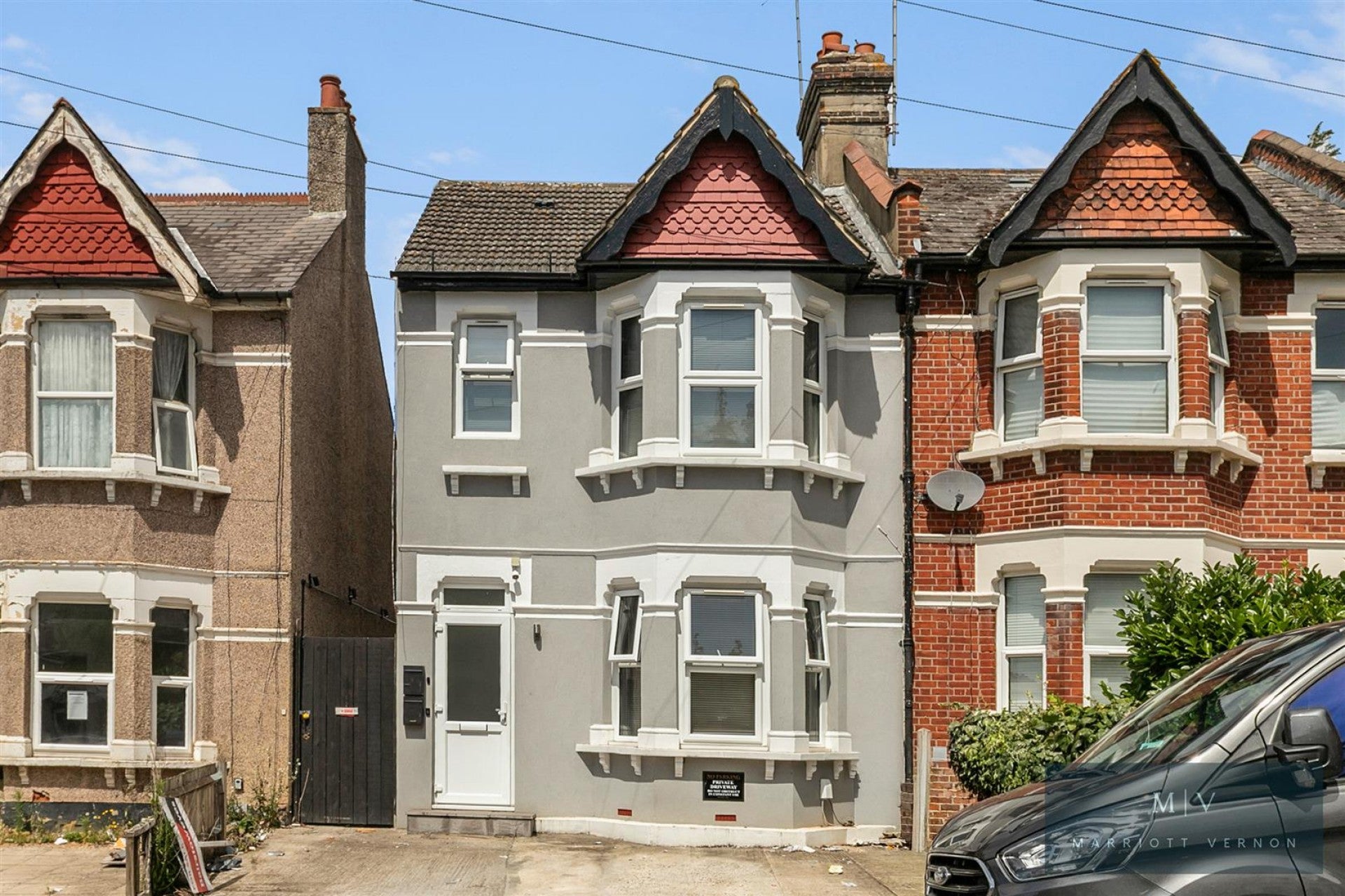 Flat Greenside Road in Greater London