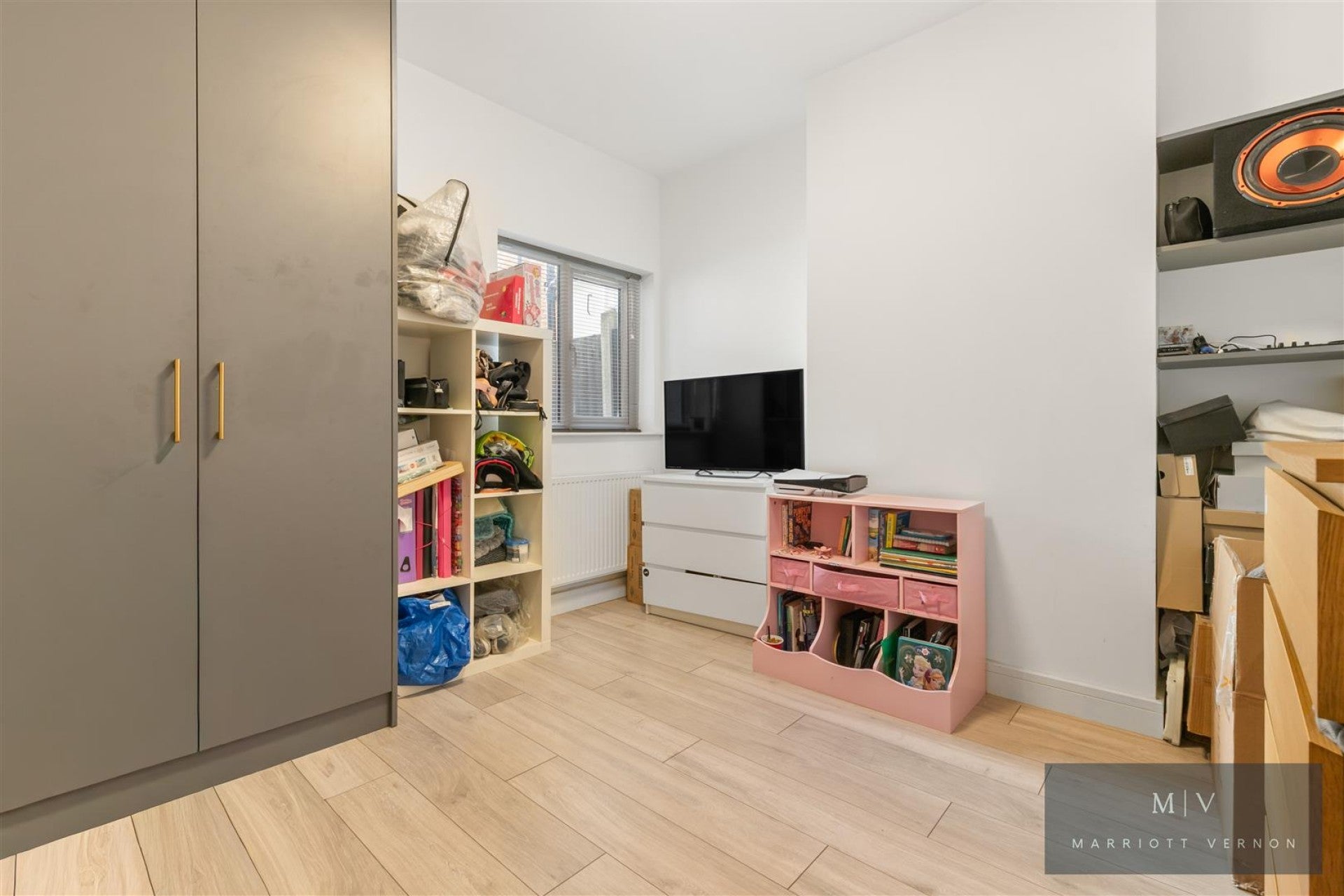 Flat Greenside Road in Greater London