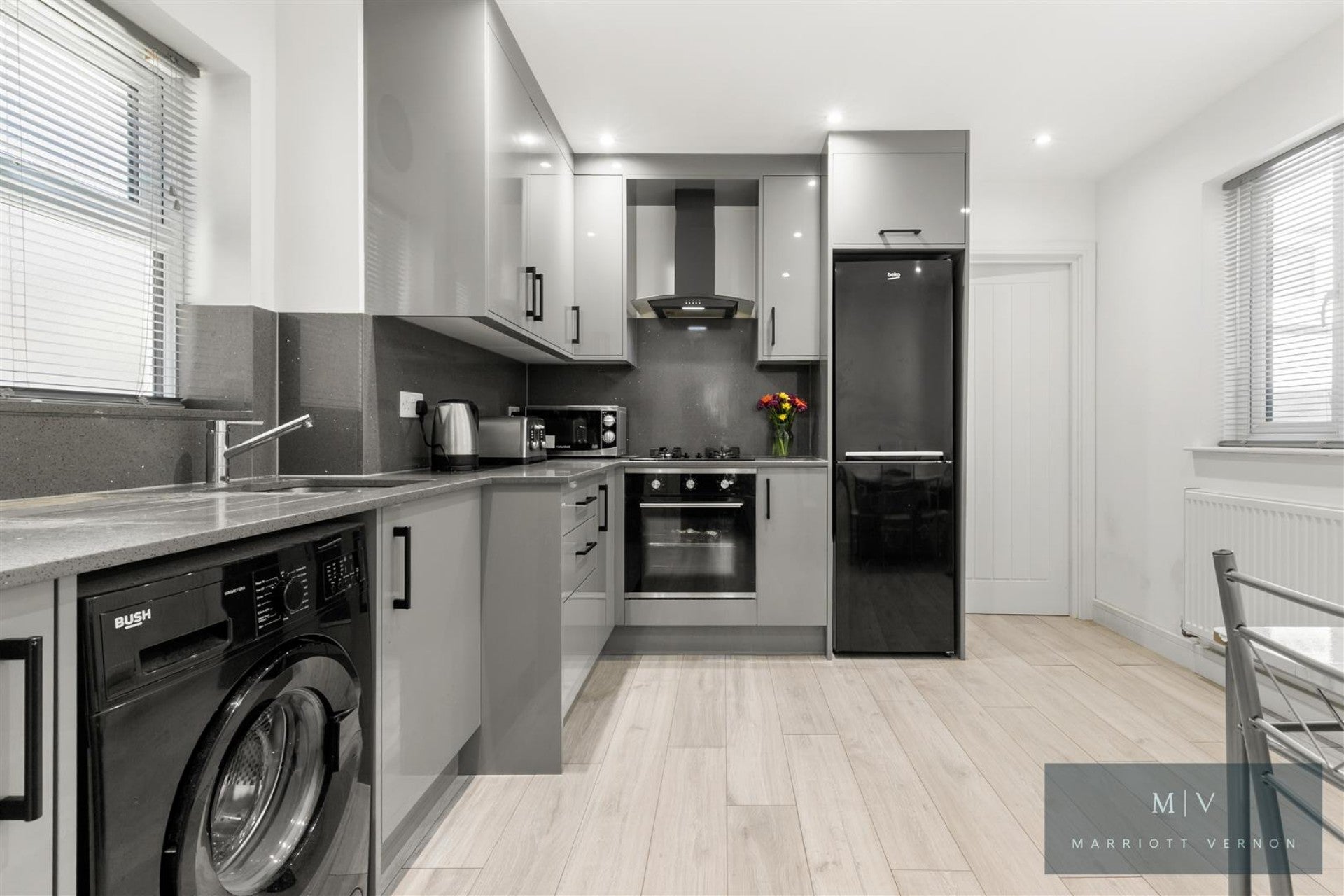 Flat Greenside Road in Greater London