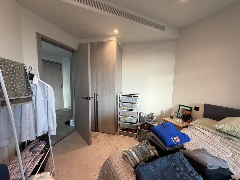 Room Marsh Wall in Greater London