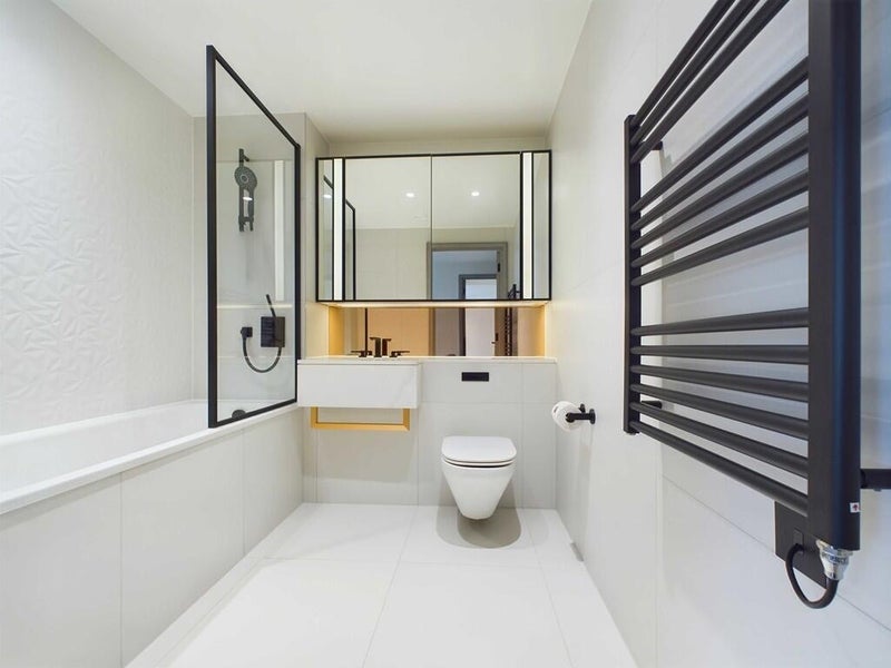Room Marsh Wall in Greater London