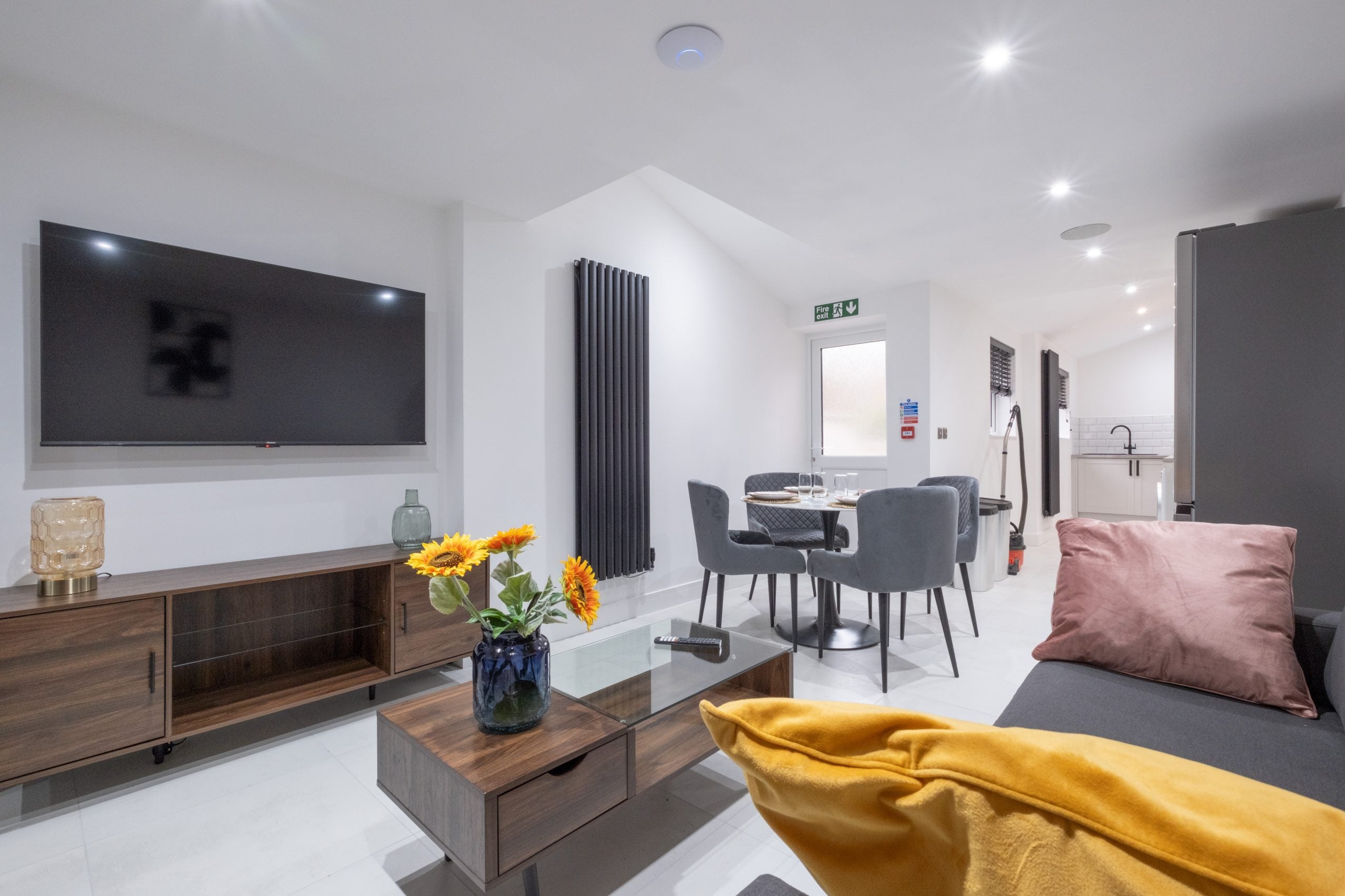 Room Whitehall Grove in Lincoln