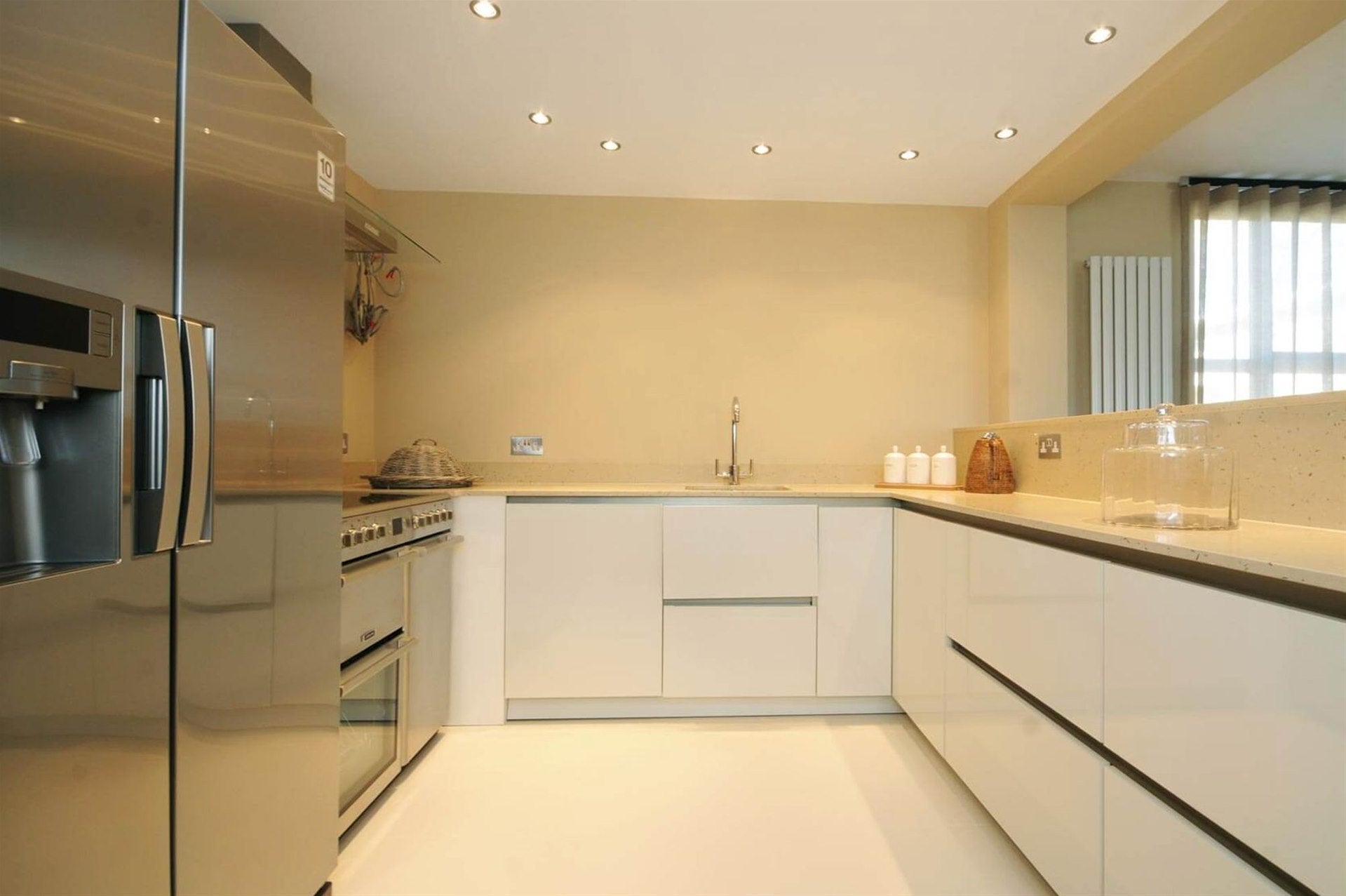 Flat Finchley Road in Greater London