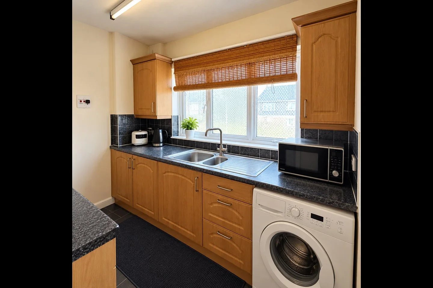 Flat Grampian Close in Greater London