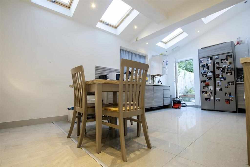 Flat Tiverton Road in Birmingham