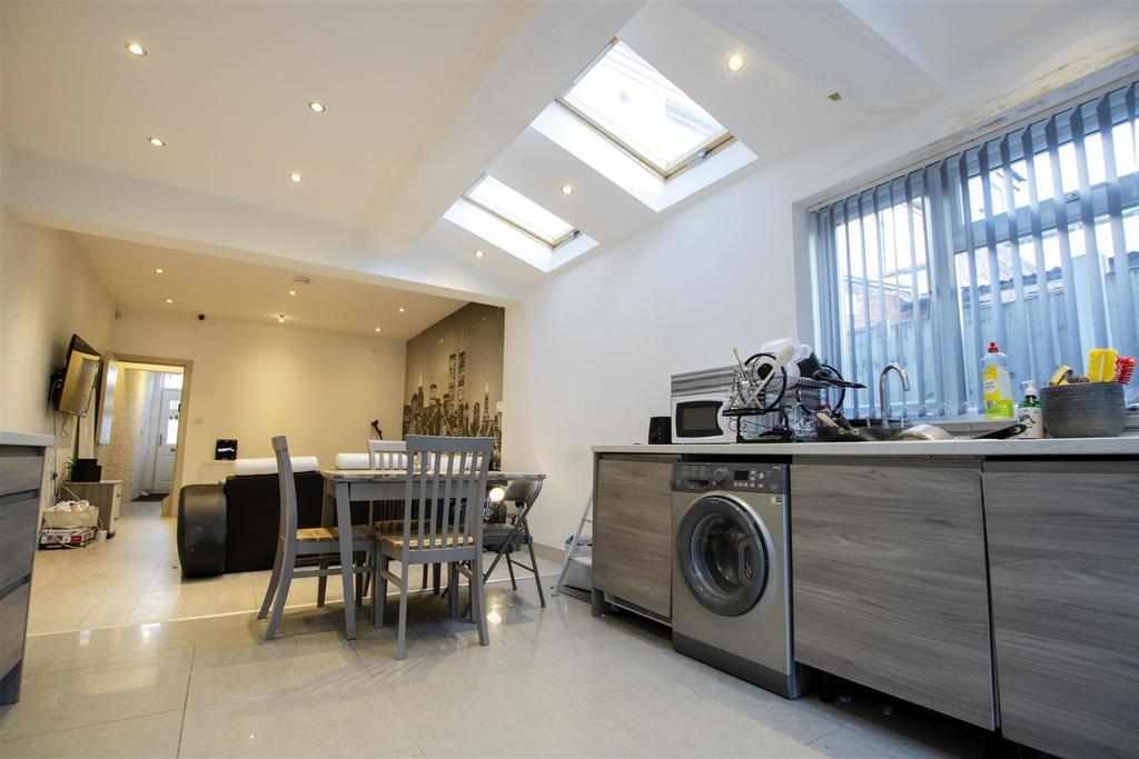 Flat Tiverton Road in Birmingham