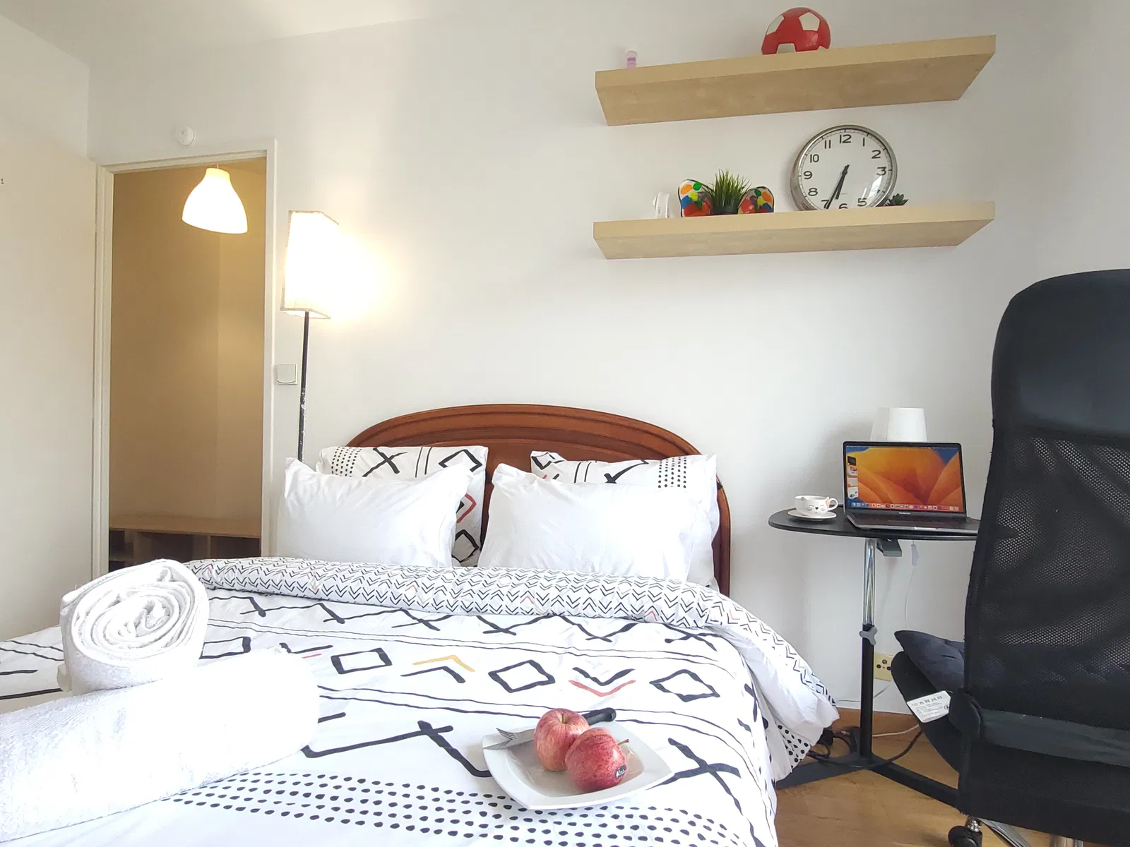 Chambre Rue Donatello à Courbevoie