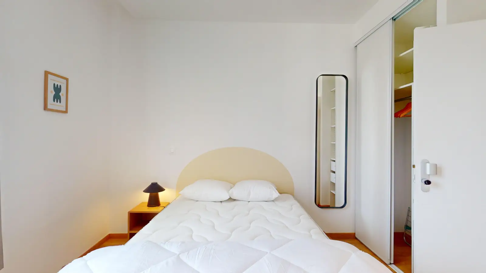 Room Grand'Place du Général de Gaulle in Cergy