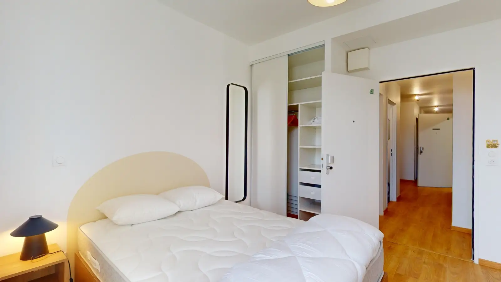 Room Grand'Place du Général de Gaulle in Cergy
