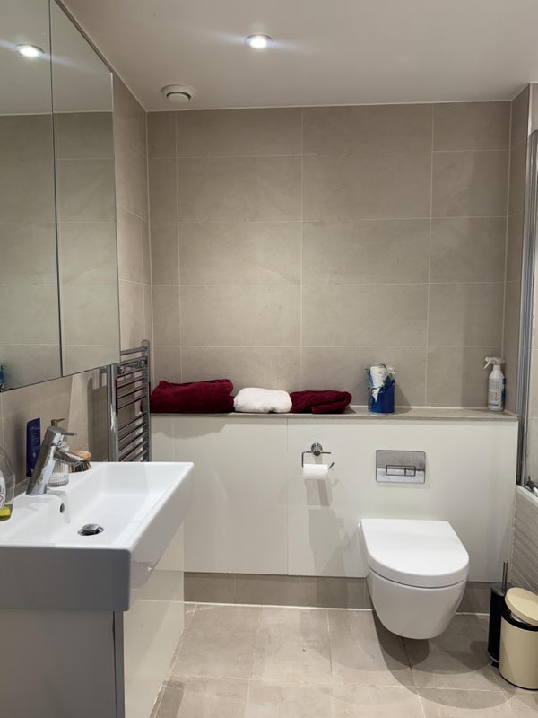 Room Faraday Road in Greater London