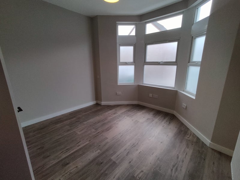 Room Summerfield Avenue in Cardiff