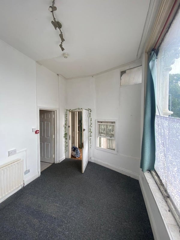 Flat Gloucester Road in Bristol