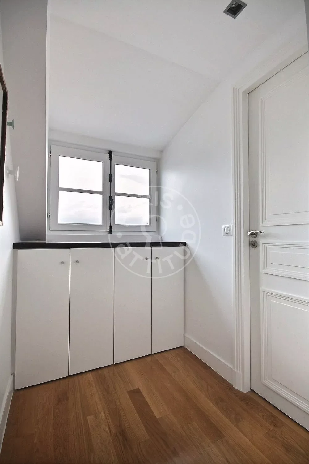 Flat Avenue de Malakoff in Paris