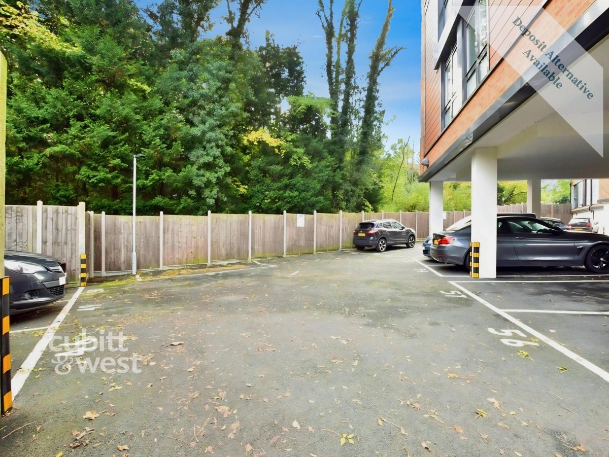 Flat Campbell Road in Greater London