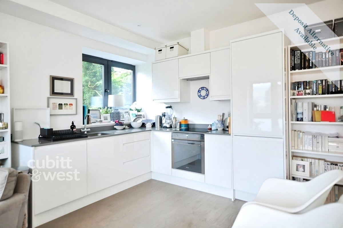 Flat Campbell Road in Greater London
