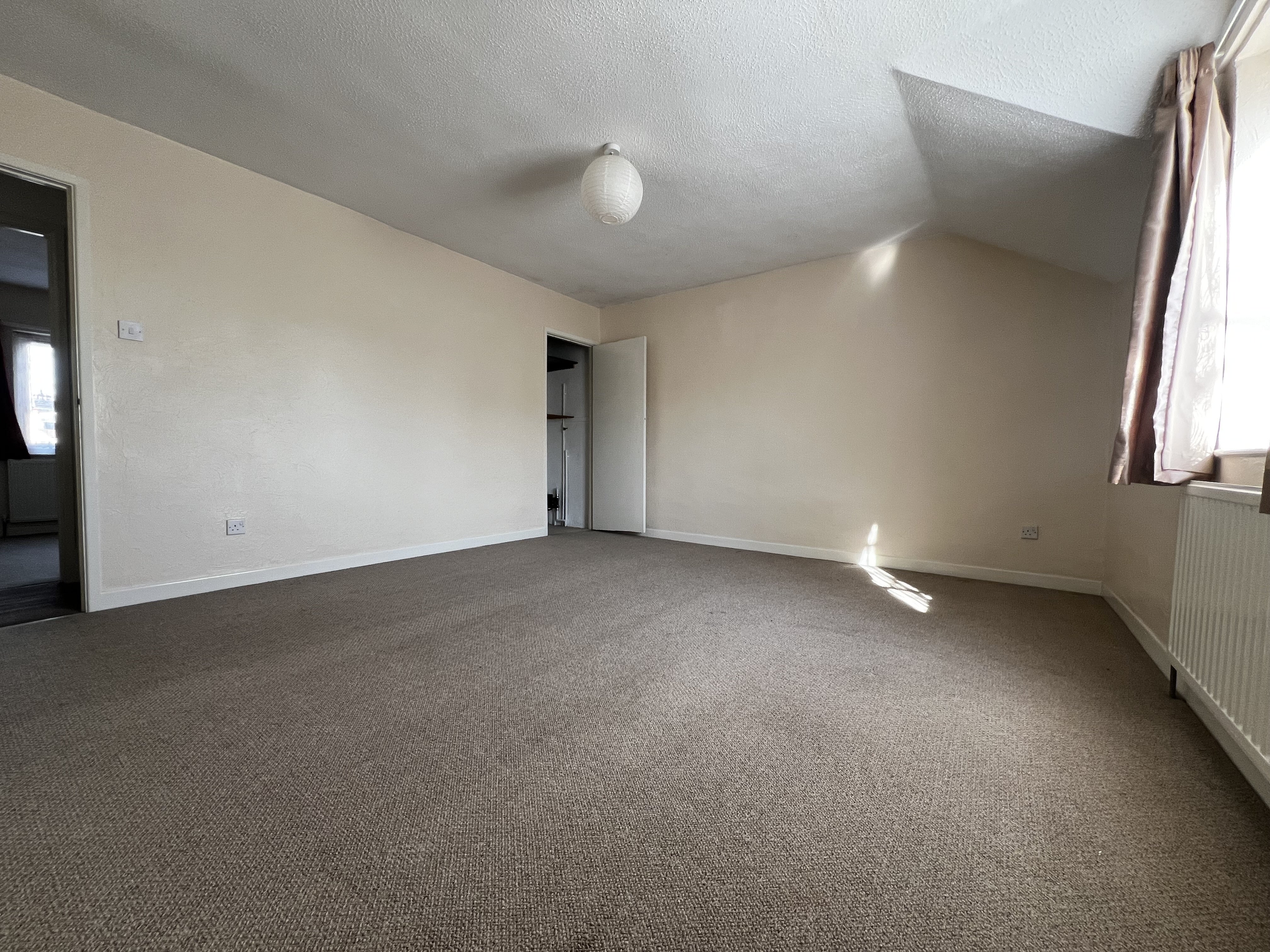 Flat Greenbank Road in Bristol