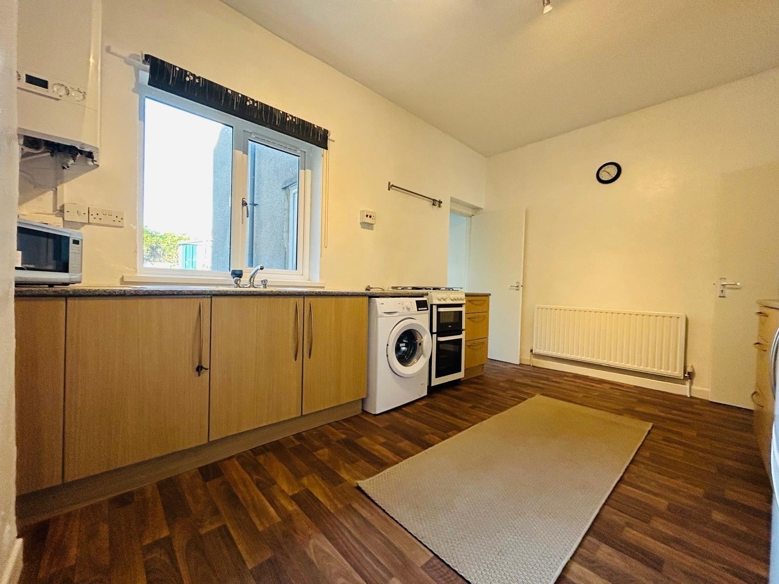 Flat Greenbank Road in Bristol