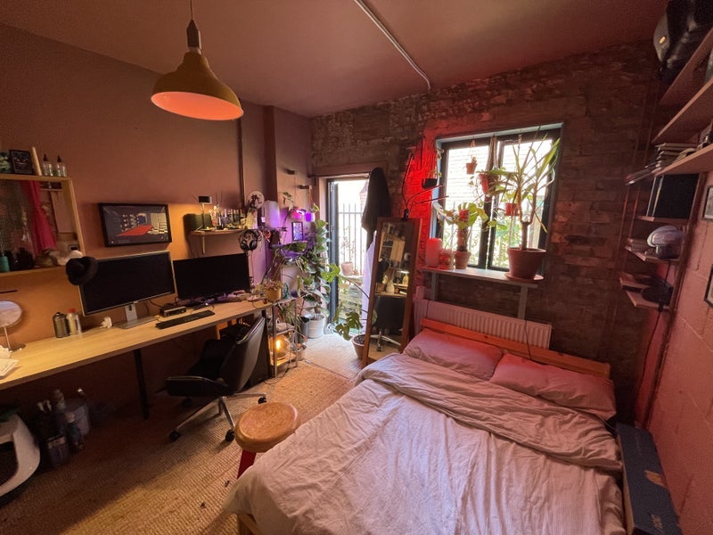Room Overbury Road in Greater London