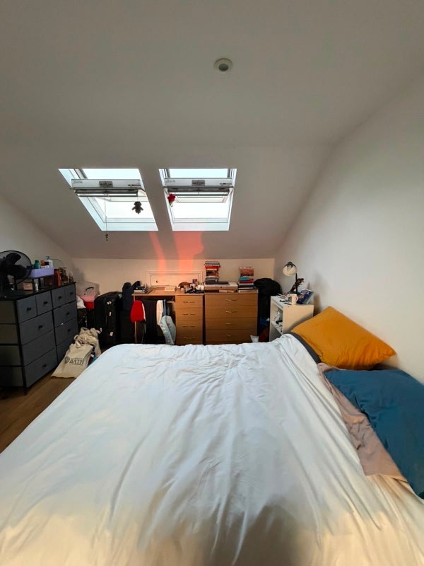 Room Park Road in Greater London