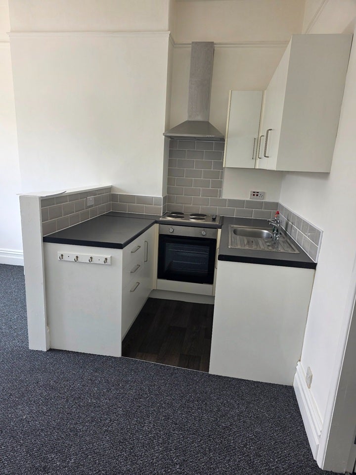 Flat Grimsby Road in Cleethorpes
