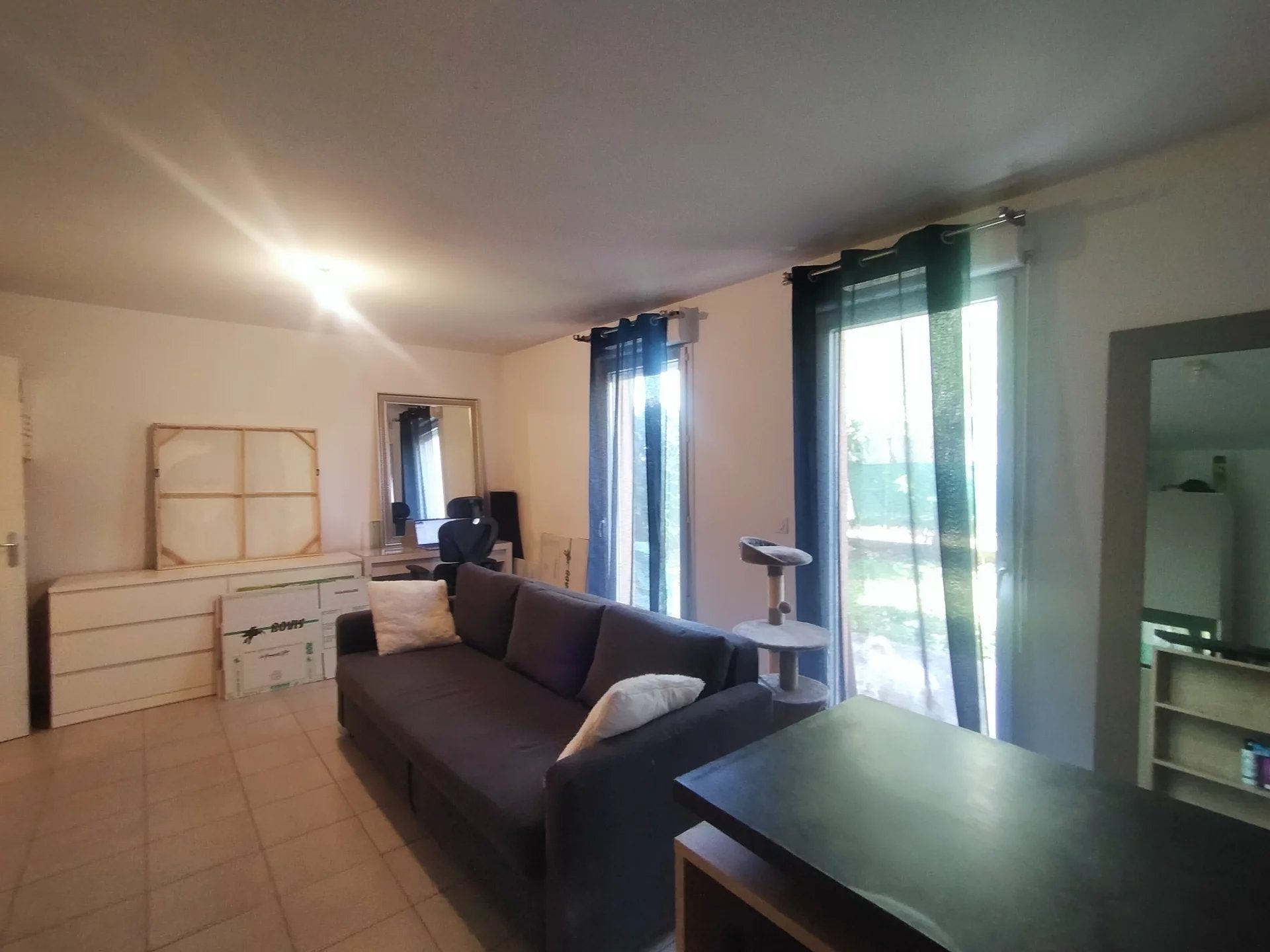 Flat Rue Vaillant-Couturier in Vénissieux