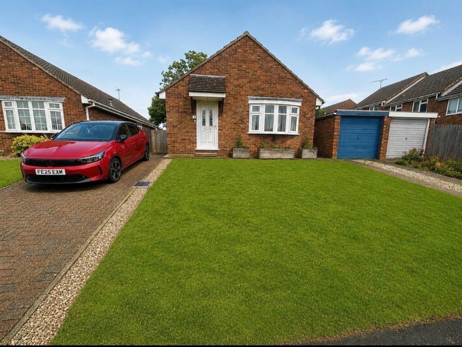 House Wren Close in Melton